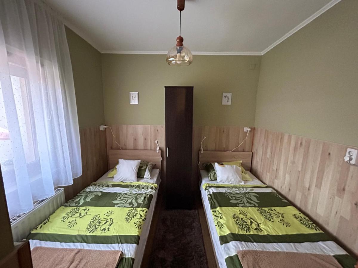 Renata Vendeghaz Otel Eğri Dış mekan fotoğraf